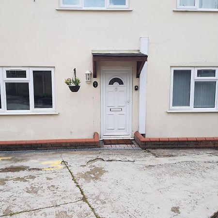 Central Windsor 2 Bedroom Flat With Free Parking Екстериор снимка