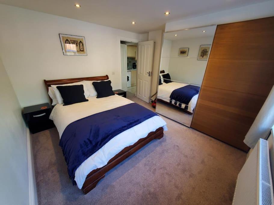 Central Windsor 2 Bedroom Flat With Free Parking Екстериор снимка