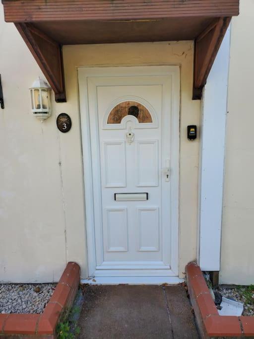 Central Windsor 2 Bedroom Flat With Free Parking Екстериор снимка